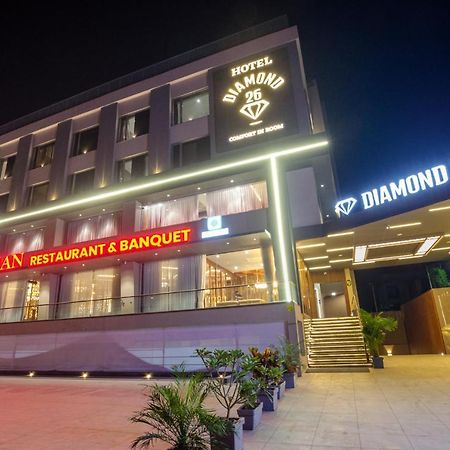 Hotel Diamond 26 Surat Dış mekan fotoğraf