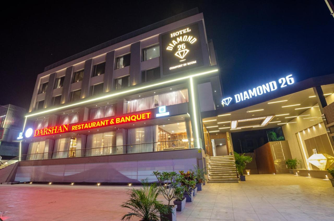 Hotel Diamond 26 Surat Dış mekan fotoğraf