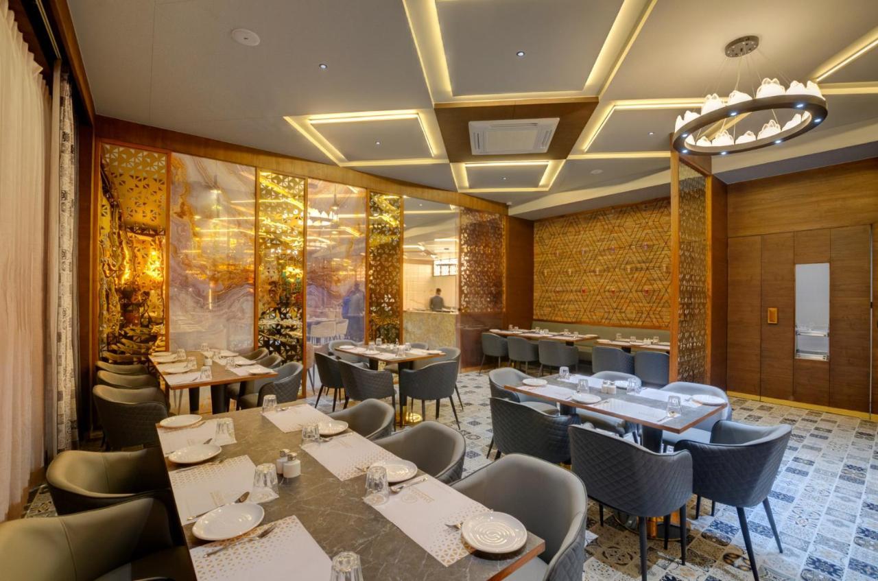 Hotel Diamond 26 Surat Dış mekan fotoğraf