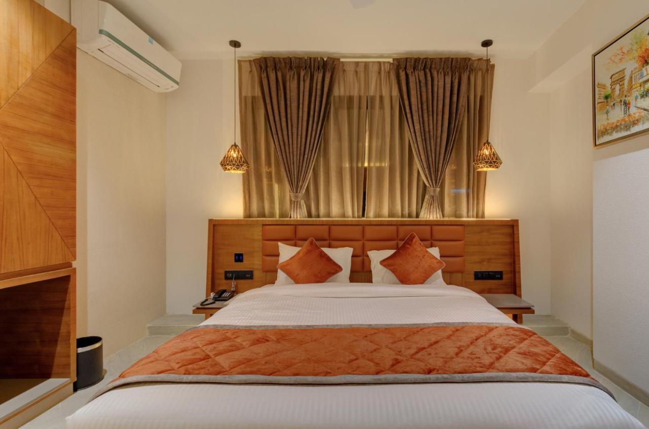 Hotel Diamond 26 Surat Dış mekan fotoğraf