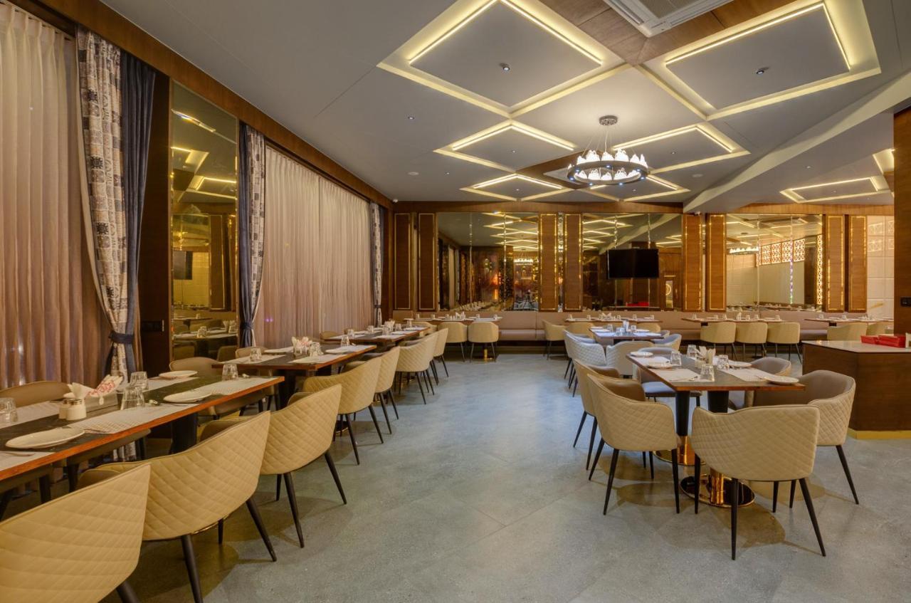 Hotel Diamond 26 Surat Dış mekan fotoğraf