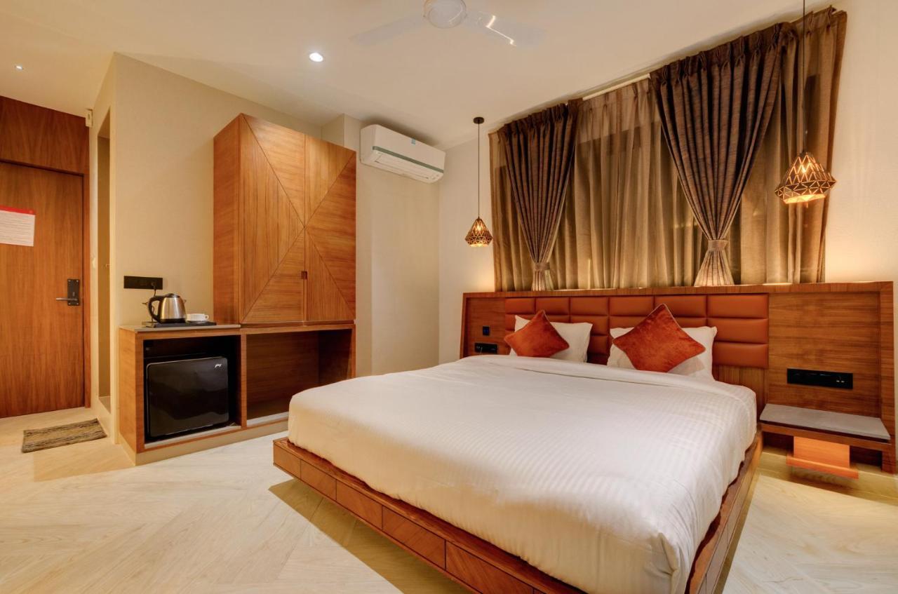 Hotel Diamond 26 Surat Dış mekan fotoğraf