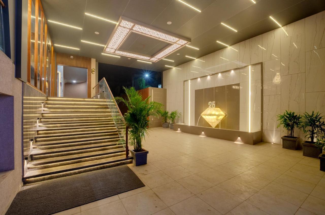 Hotel Diamond 26 Surat Dış mekan fotoğraf