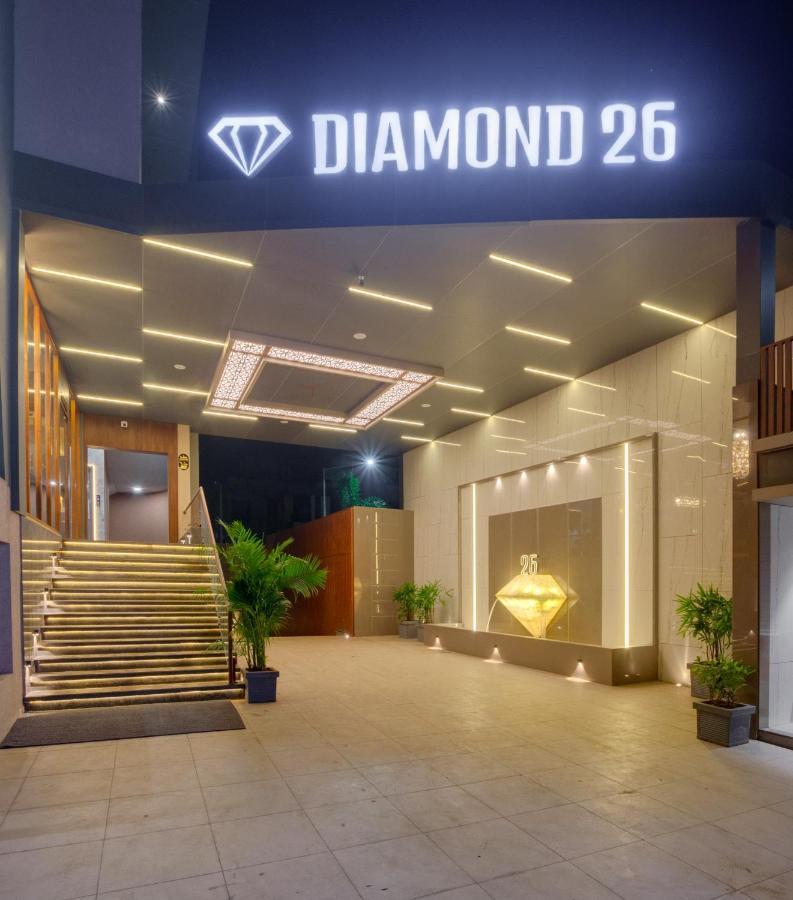Hotel Diamond 26 Surat Dış mekan fotoğraf