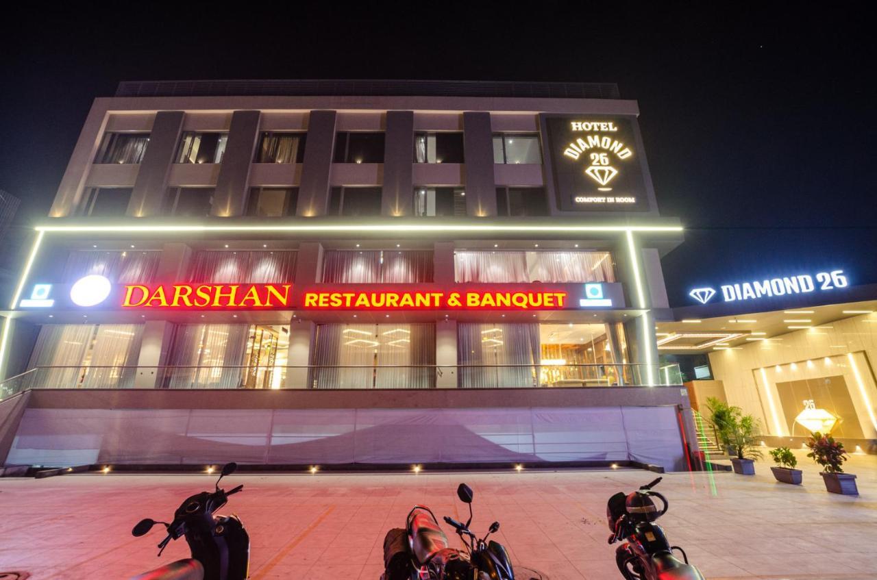 Hotel Diamond 26 Surat Dış mekan fotoğraf
